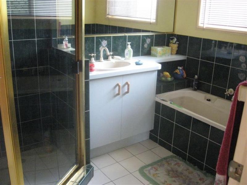 11 Lucyanne Court, Urangan QLD 4655