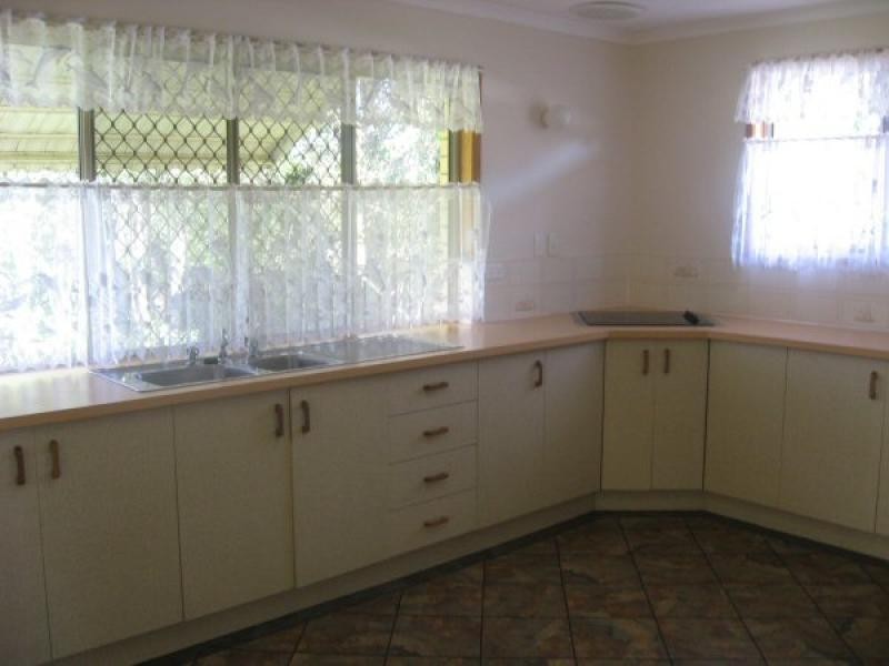 92 Murphy Street, Point Vernon QLD 4655