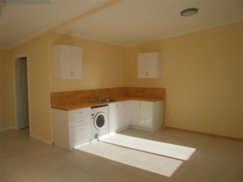 4 Arthur Street, Urangan QLD 4655