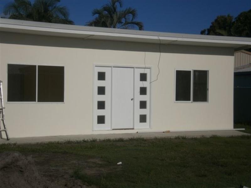 4 Arthur Street, Urangan QLD 4655