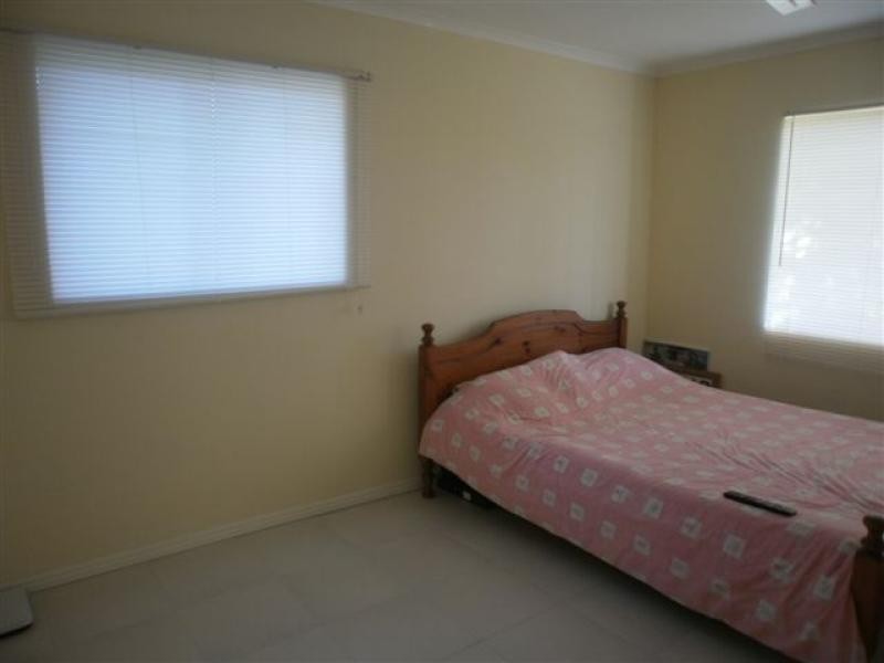 4 Arthur Street, Urangan QLD 4655