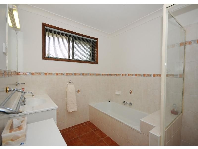 34 Sunset Crescent, Torquay QLD 4655