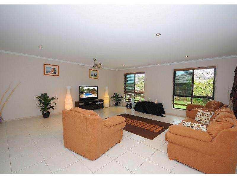 186 Gilston Road, Wondunna QLD 4655