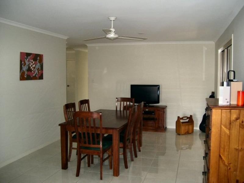 46 Moolyyir Street, Urangan QLD 4655