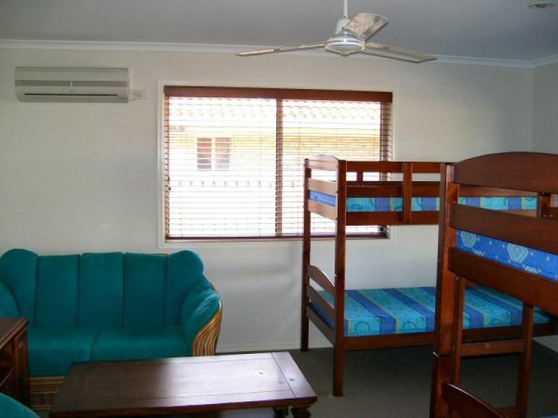 46 Moolyyir Street, Urangan QLD 4655