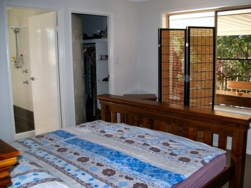 46 Moolyyir Street, Urangan QLD 4655