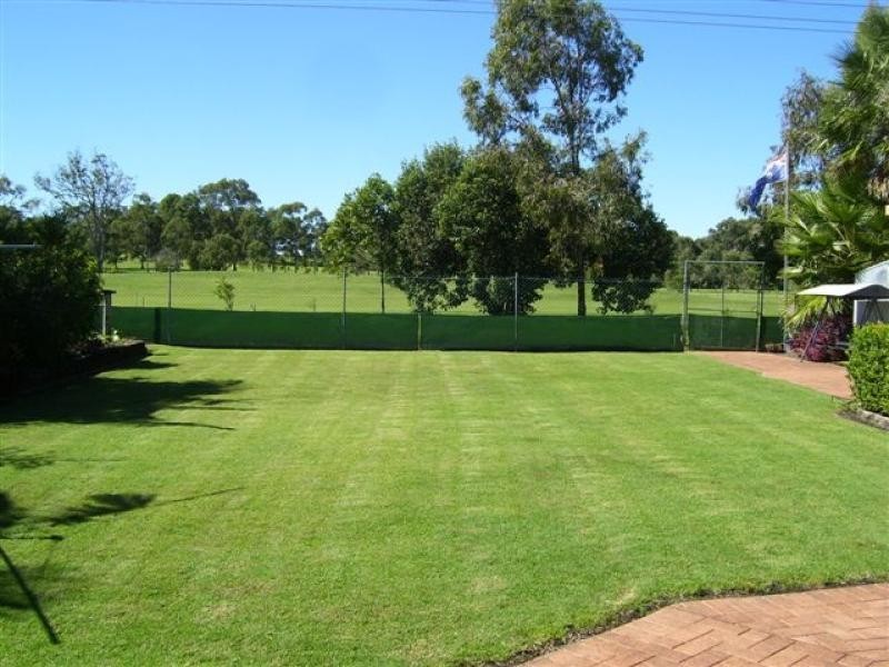 37 Bowerbird Avenue, Eli Waters QLD 4655