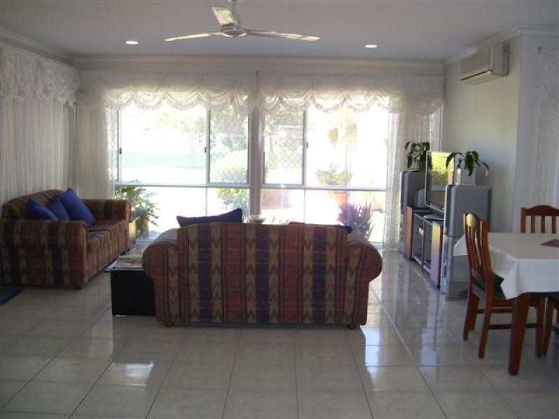 37 Bowerbird Avenue, Eli Waters QLD 4655