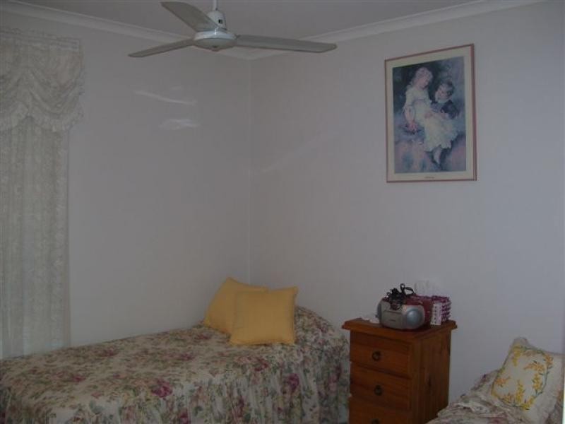 37 Bowerbird Avenue, Eli Waters QLD 4655