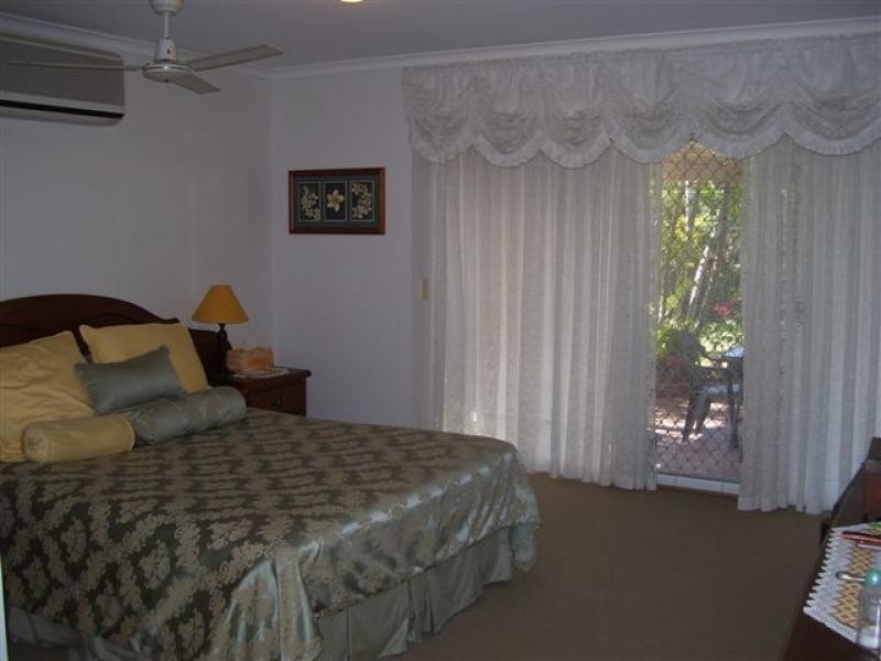 37 Bowerbird Avenue, Eli Waters QLD 4655