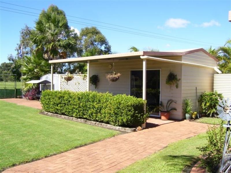 37 Bowerbird Avenue, Eli Waters QLD 4655