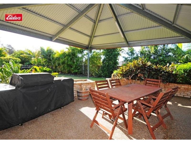 18 Twolyn Street, Urangan QLD 4655