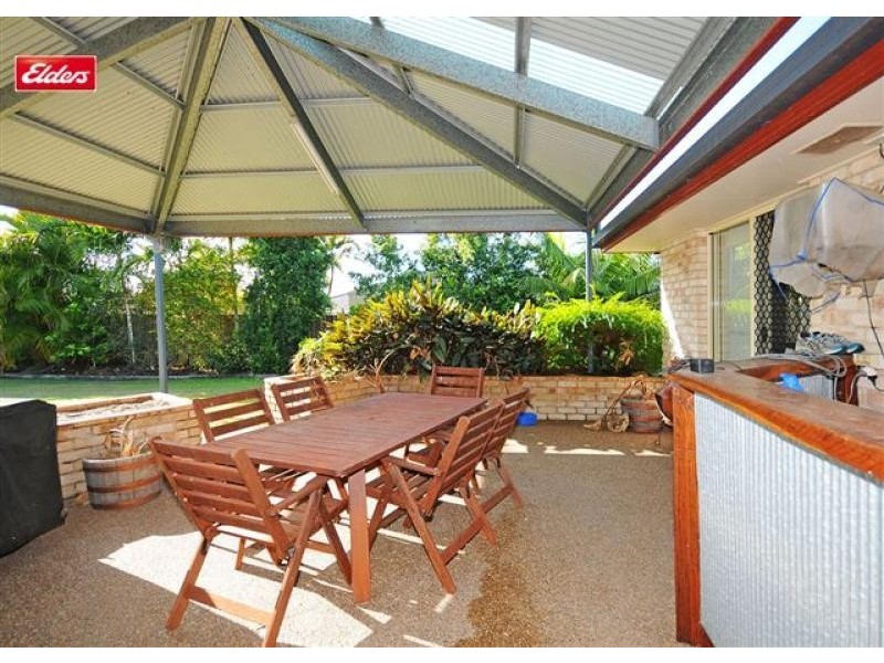 18 Twolyn Street, Urangan QLD 4655