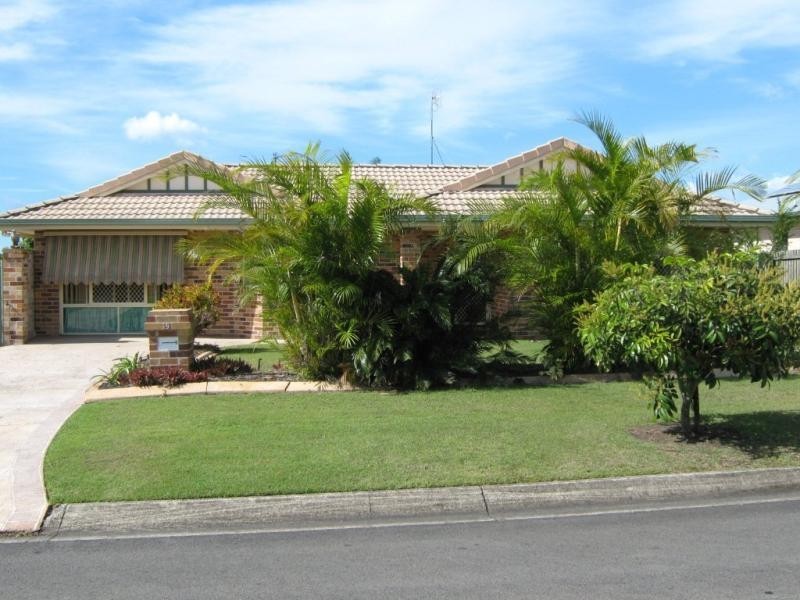 9 Deloraine Avenue, Urangan QLD 4655