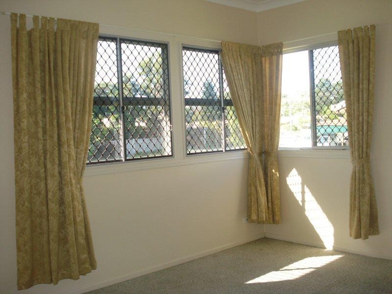 5 Riley Street, Urangan QLD 4655