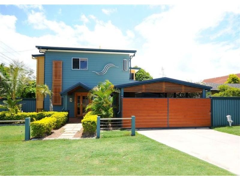 204 Cypress Street, Urangan QLD 4655