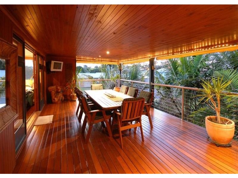 204 Cypress Street, Urangan QLD 4655