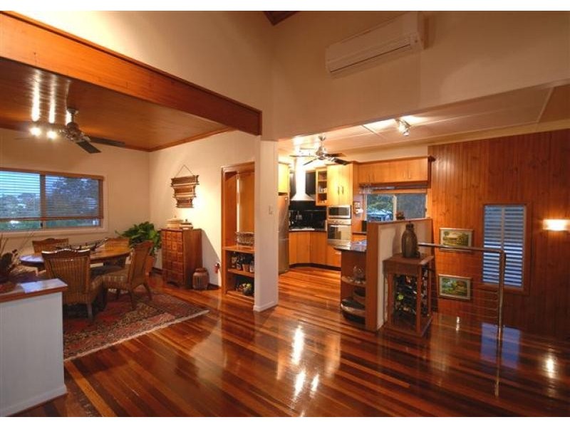 204 Cypress Street, Urangan QLD 4655