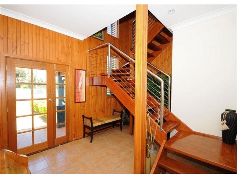 204 Cypress Street, Urangan QLD 4655