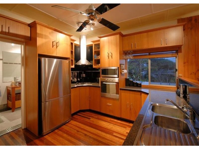 204 Cypress Street, Urangan QLD 4655