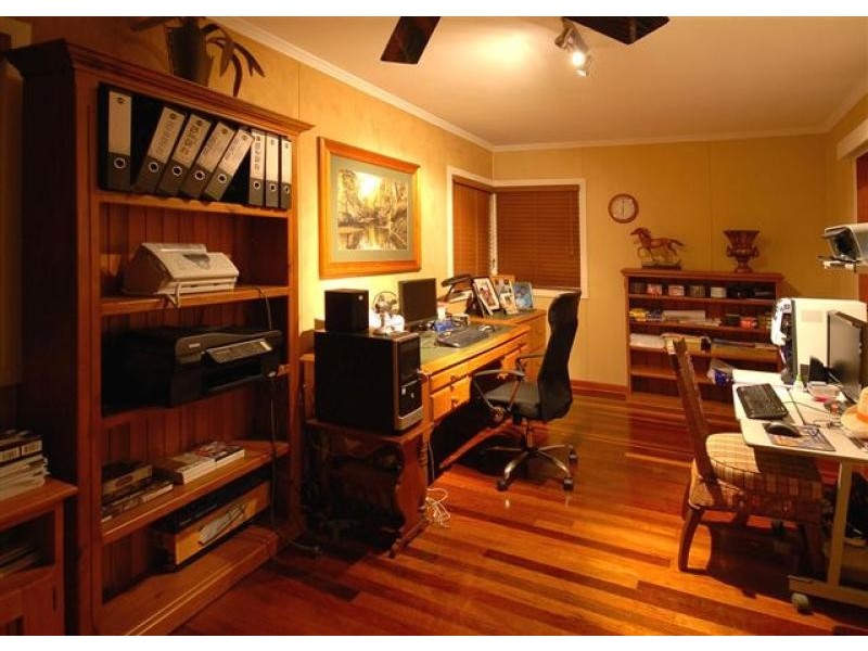 204 Cypress Street, Urangan QLD 4655