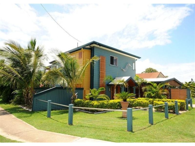 204 Cypress Street, Urangan QLD 4655
