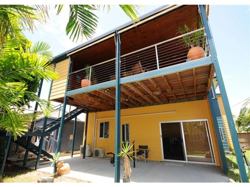 204 Cypress Street, Urangan QLD 4655