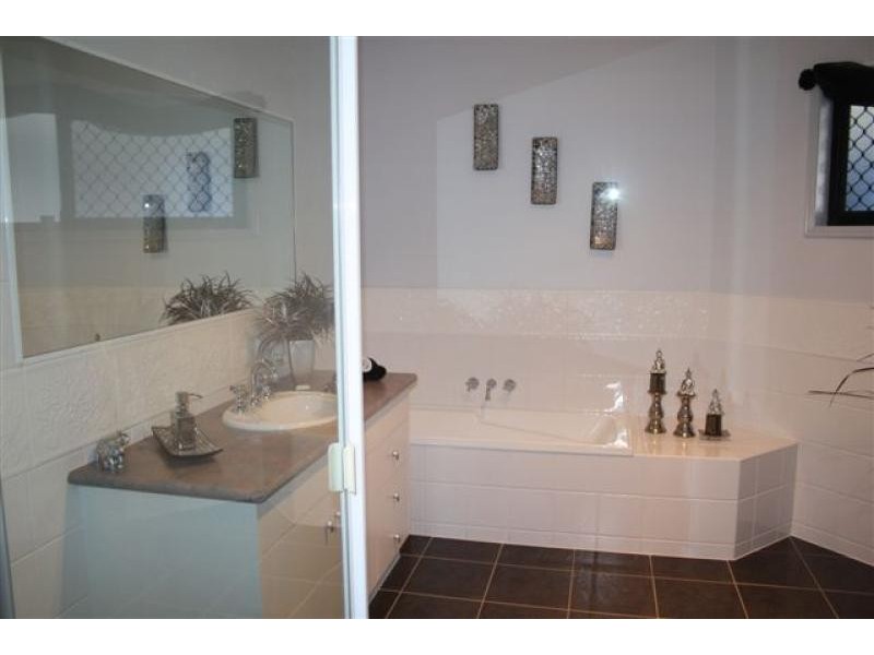 16 Palm Way, Dundowran Beach QLD 4655
