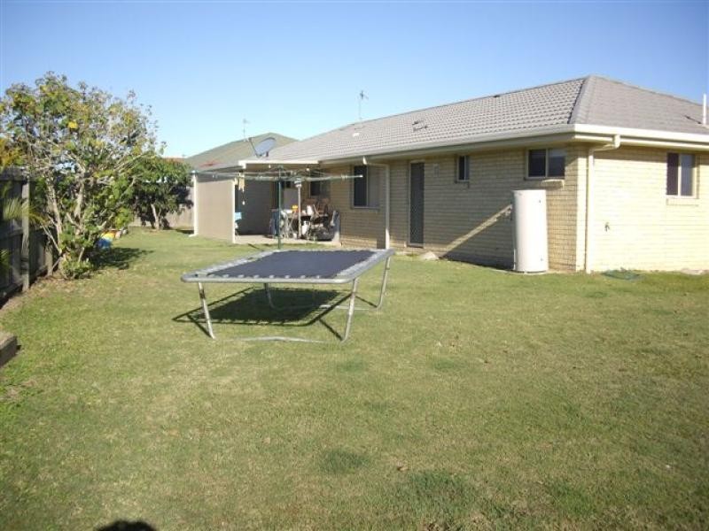 14 Hyperno Road, Point Vernon QLD 4655