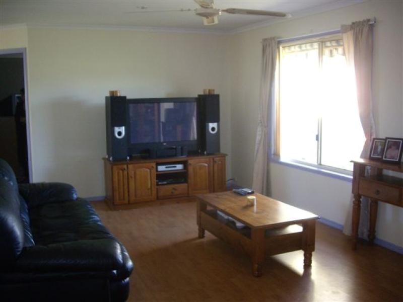 14 Hyperno Road, Point Vernon QLD 4655