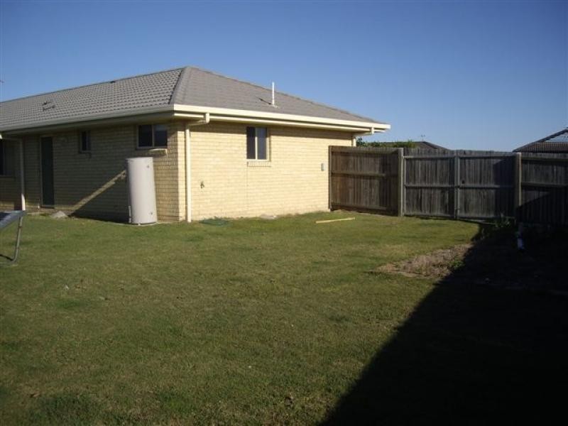 14 Hyperno Road, Point Vernon QLD 4655