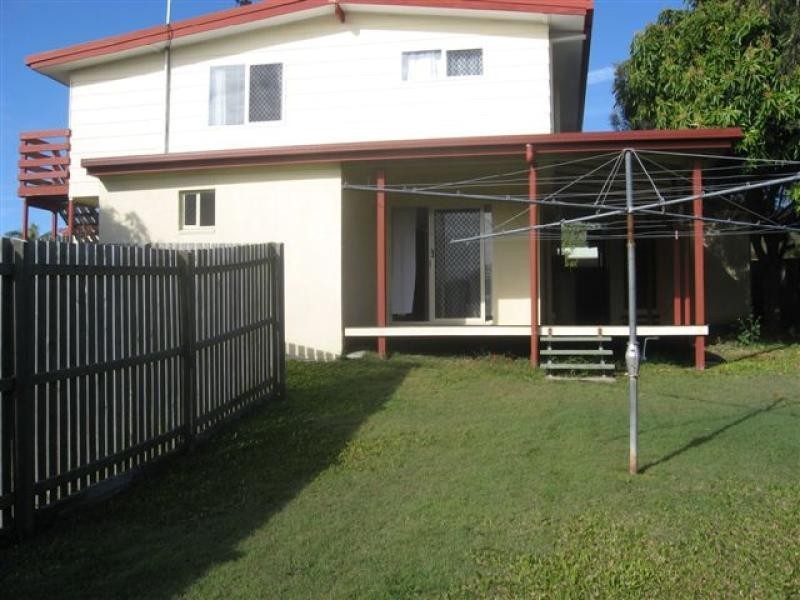 103 Lauren Street, Urangan QLD 4655
