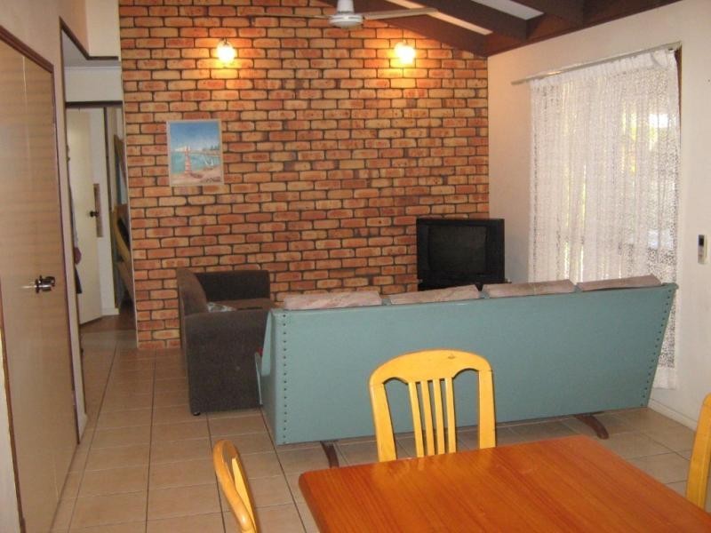 65 Miller Street, Urangan QLD 4655