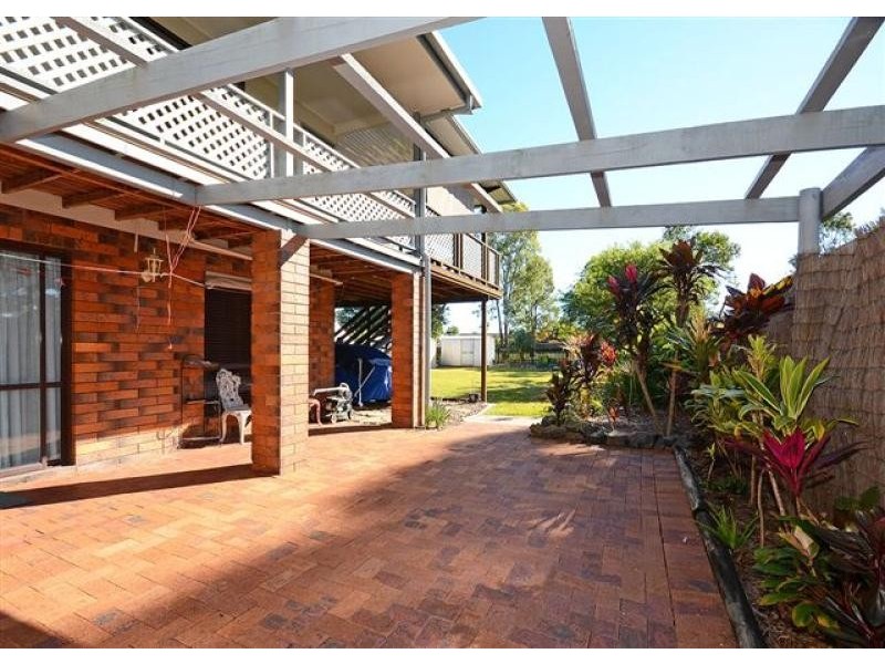 19 Banksia Street, Point Vernon QLD 4655