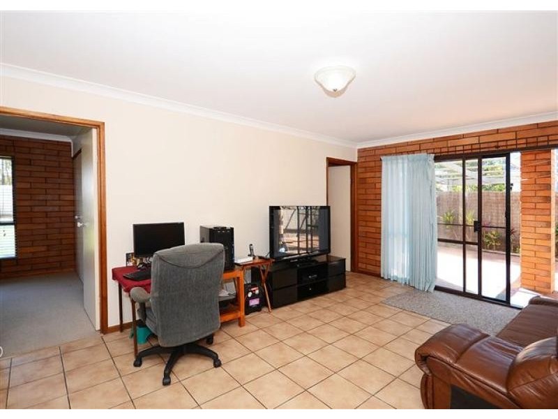 19 Banksia Street, Point Vernon QLD 4655