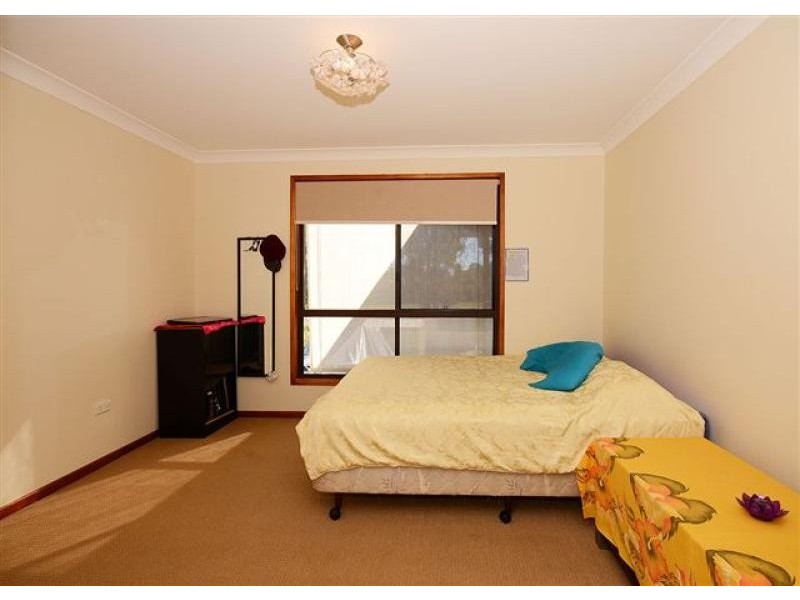 19 Banksia Street, Point Vernon QLD 4655