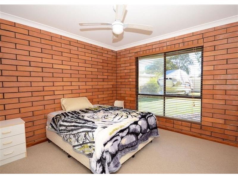 19 Banksia Street, Point Vernon QLD 4655