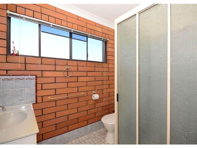 19 Banksia Street, Point Vernon QLD 4655