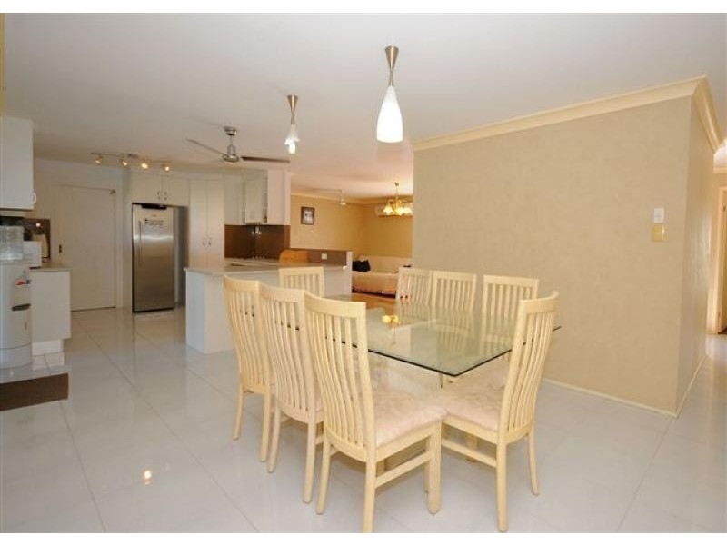 16 Mackay Drive, Kawungan QLD 4655