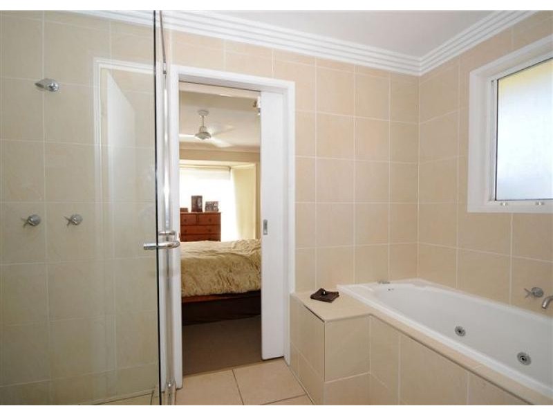 16 Mackay Drive, Kawungan QLD 4655