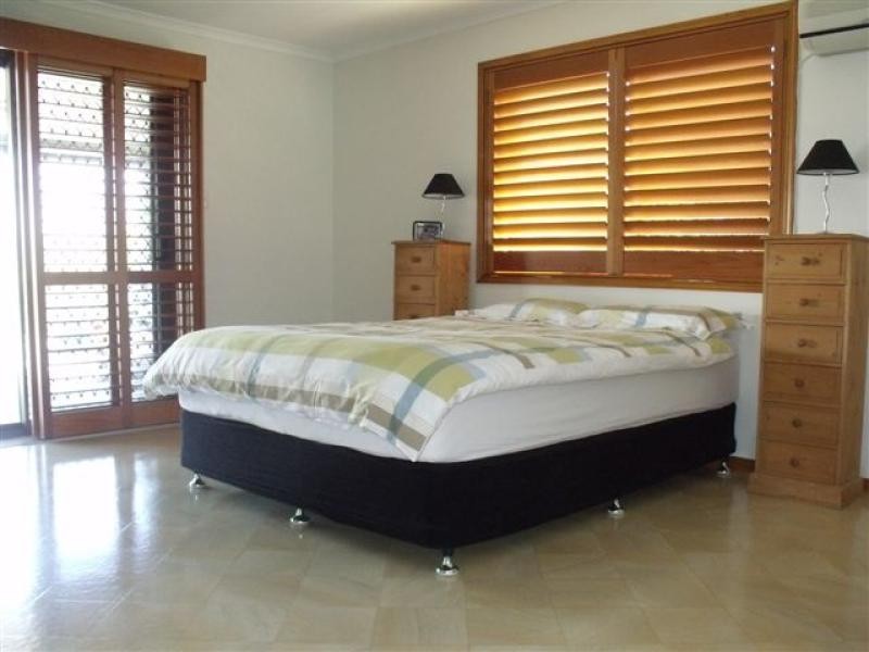 3 Moolyyir Street, Urangan QLD 4655