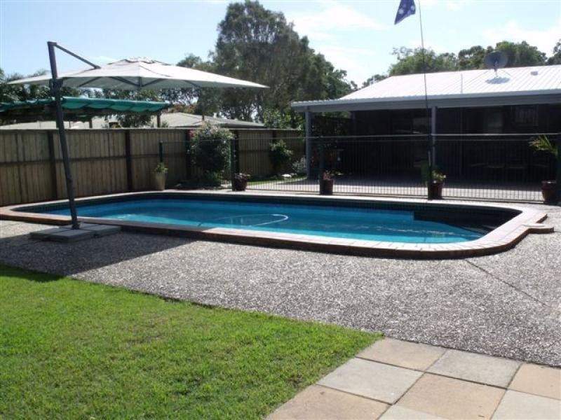 3 Moolyyir Street, Urangan QLD 4655