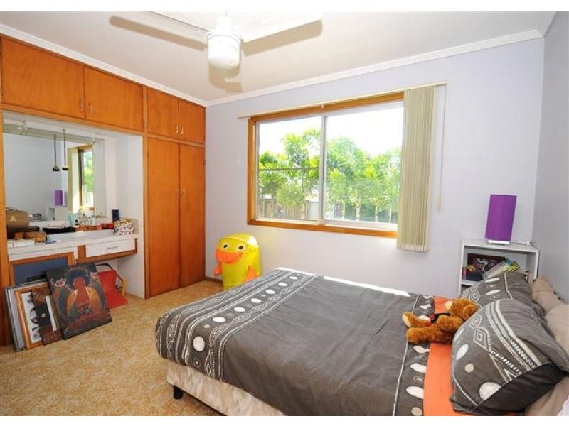 53 Bideford Street, Torquay QLD 4655