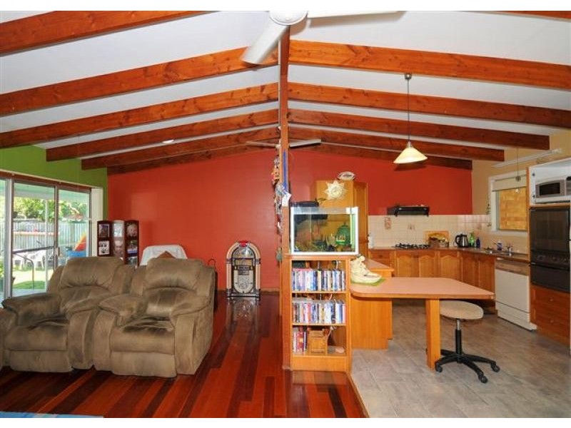 53 Bideford Street, Torquay QLD 4655