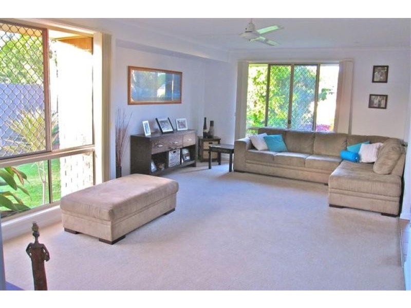 1 Brooke Court, Torquay QLD 4655