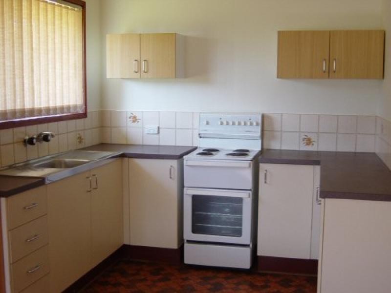 74 Limpus Street, Urangan QLD 4655