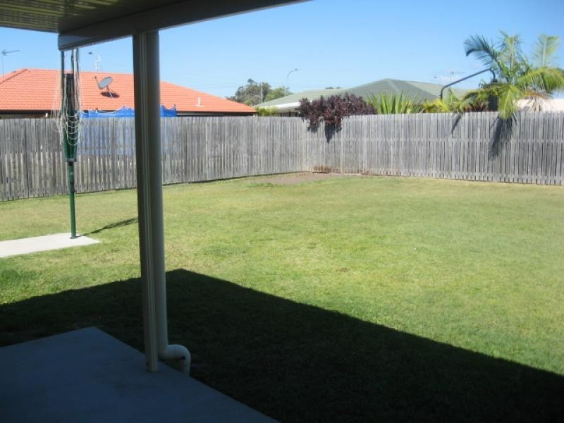 4 Blackall Court, Torquay QLD 4655