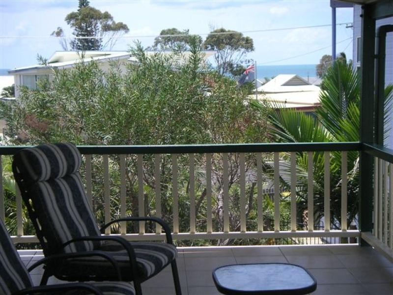 11 Bell Street, Point Vernon QLD 4655