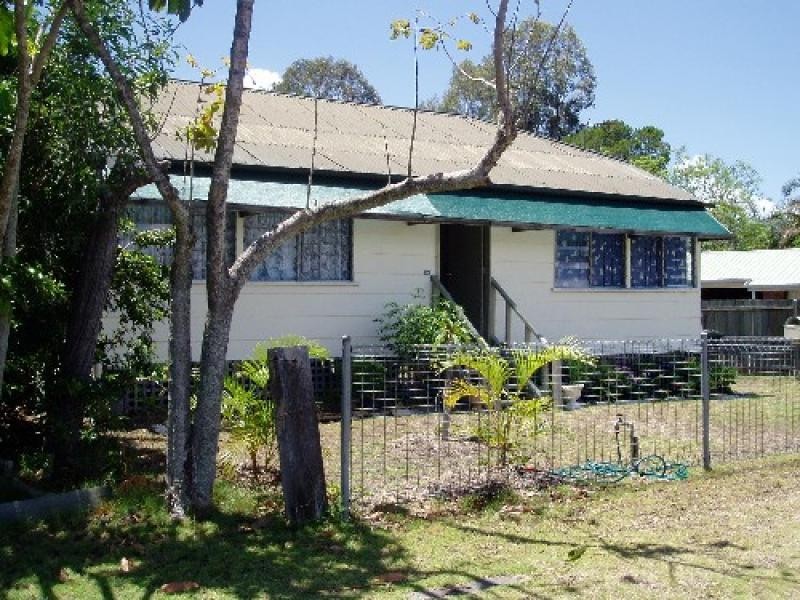 24 Ann Street, Urangan QLD 4655