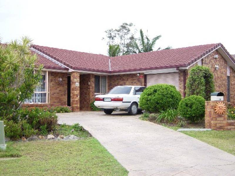 10 BOWERBIRD AVENUE, Eli Waters QLD 4655